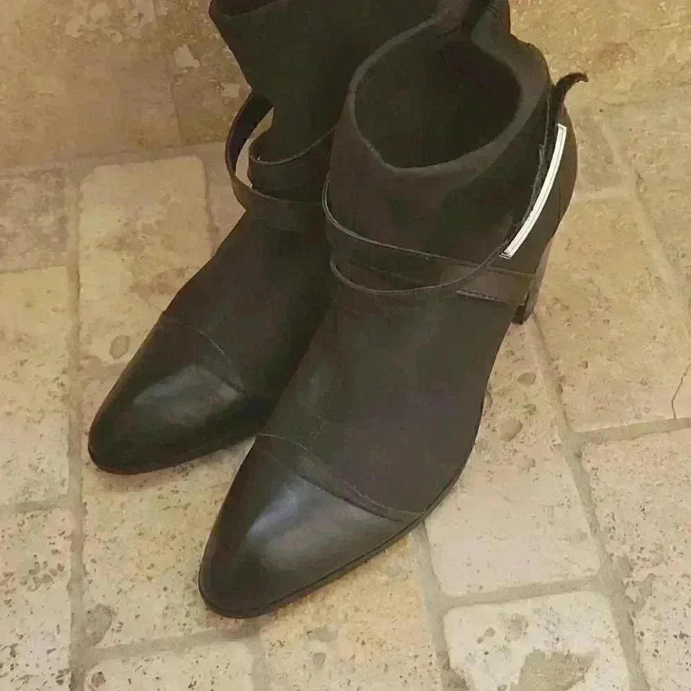 Short autumn boots size european 39